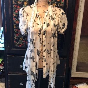 D&G blouse ❤️New listing ❤️